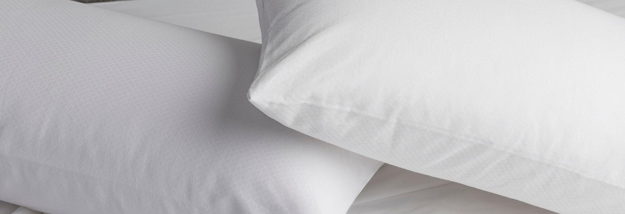 Thermo-regulating pillowcase