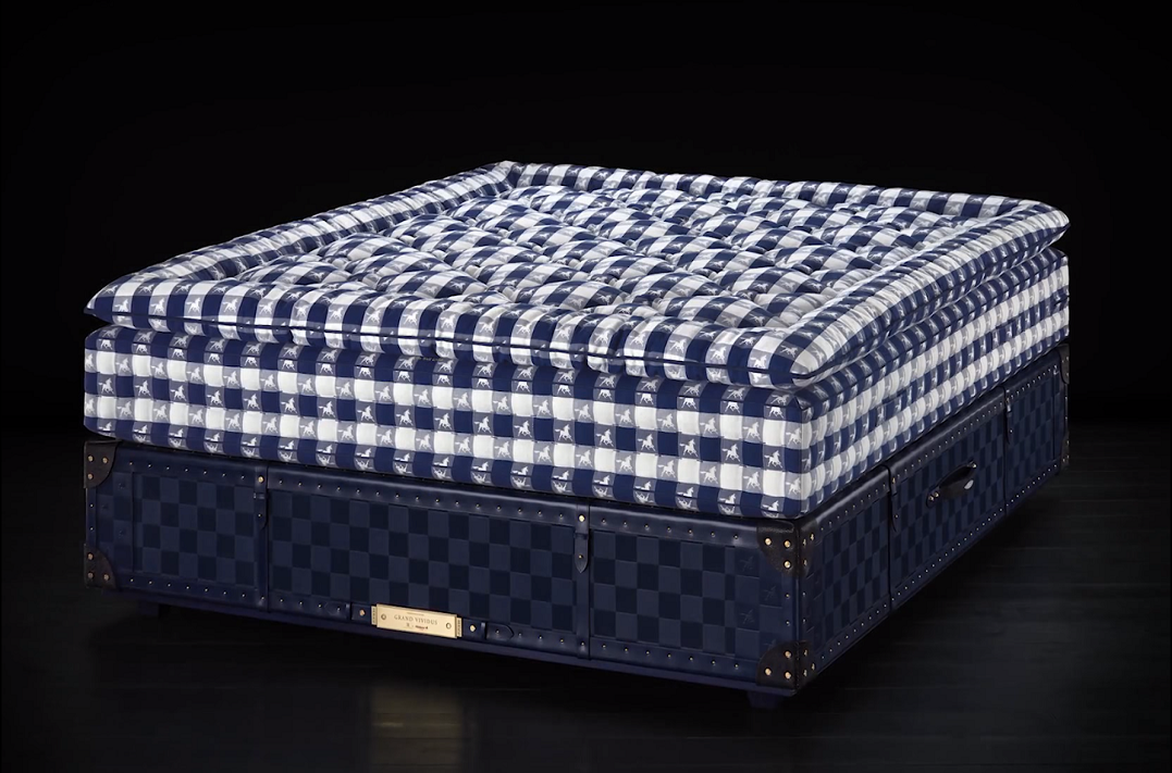 Grand Vividus, Traditional Blue